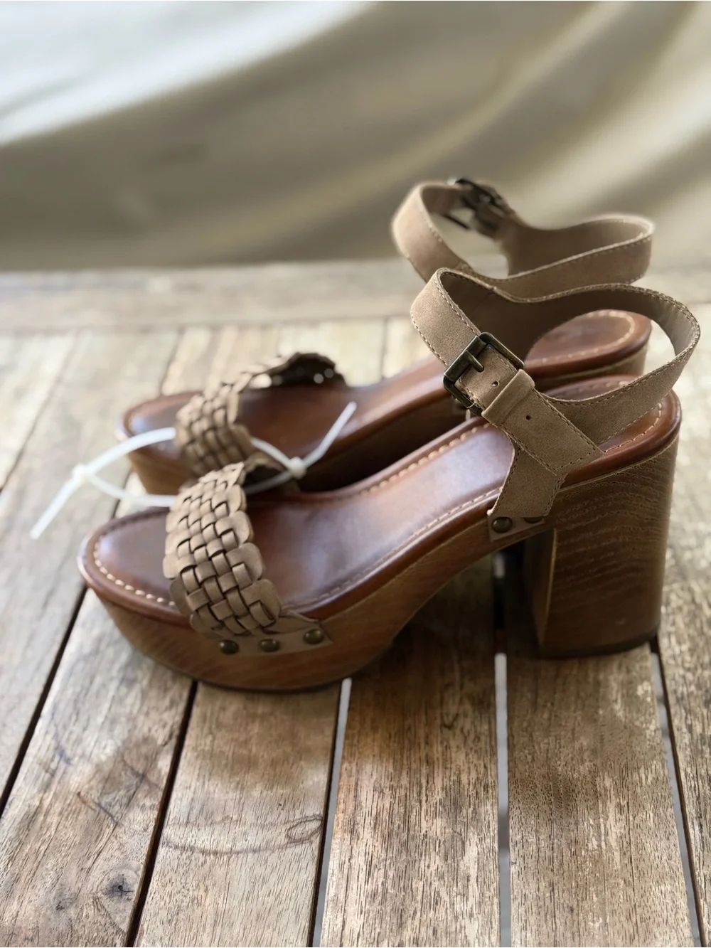 Indigo Rd Women’s Tan Woven Boho 8.5 Platform Sandals with Ankle Buckle NEW
